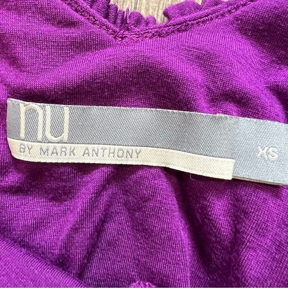 Marc Anthony Purple V neck Ruffled Front Low Cut Sleeveless Top Size XS - Picture 8 of 8